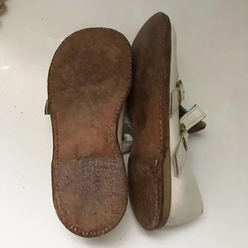 Vintage white leather Mary Jane double buckle shoes